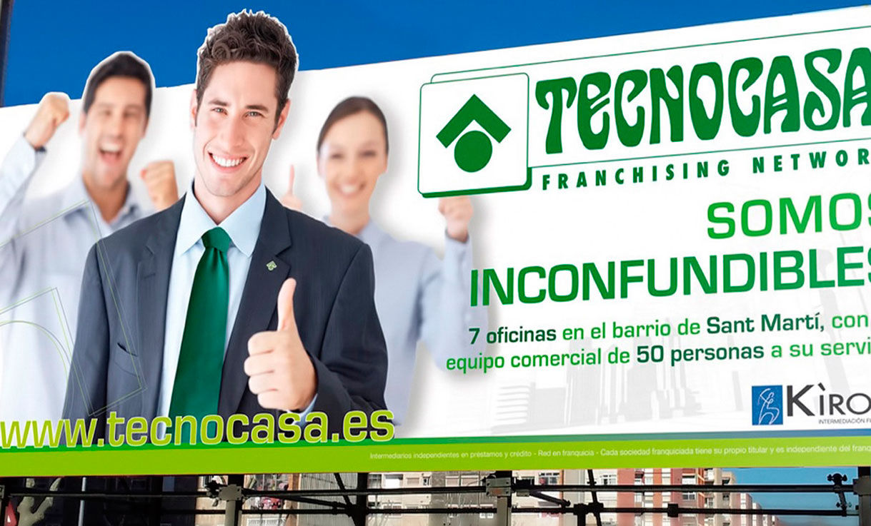 Cartel corpóreo con diseño personalizado y acabado en volumen para una identidad visual destacada de Tecnocasa